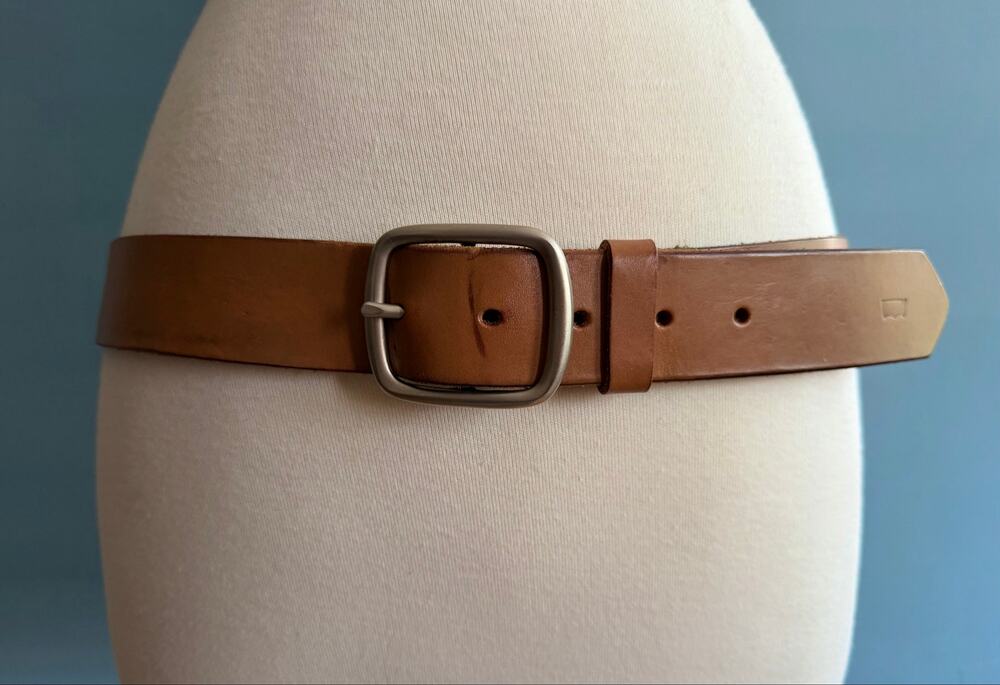 LEVI’S Distressed Wide Tan Leather Belt Womens sz 38